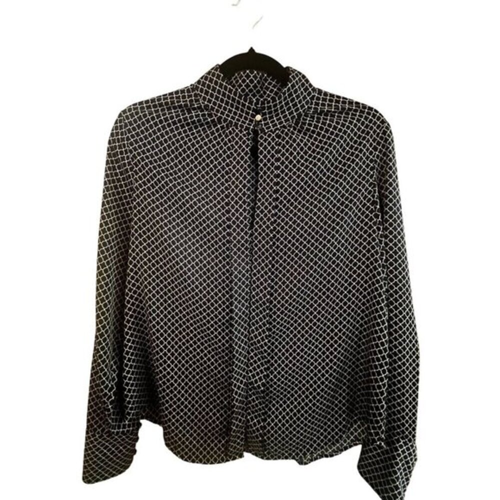 Ann Taylor Women's Button-Down Blouse Size 8‎ Black & White Geometric Pattern